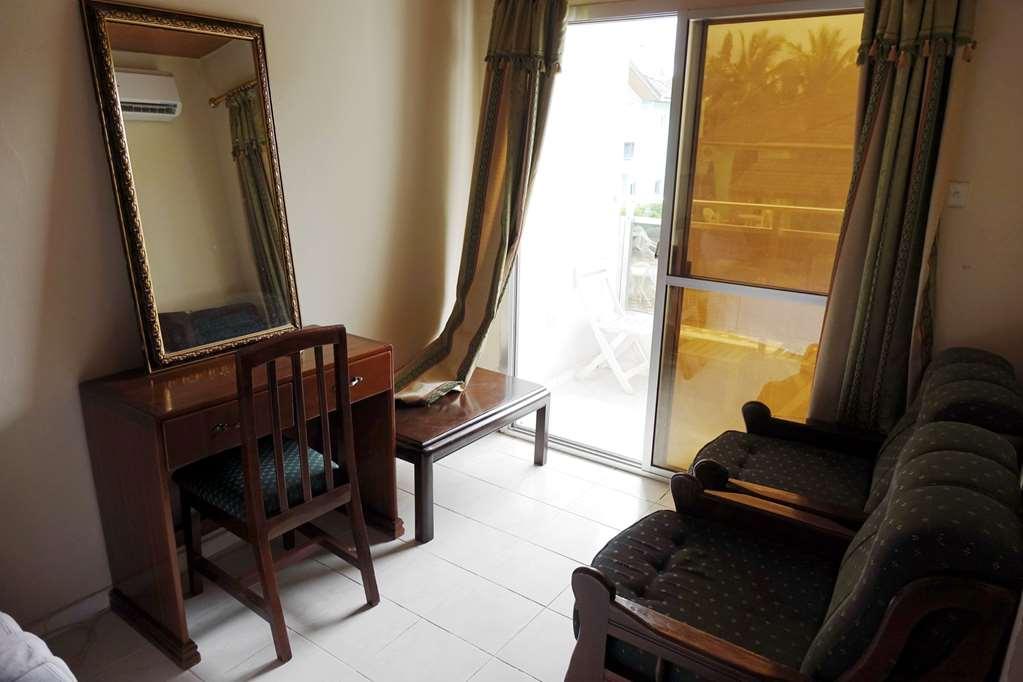 Wusum Hotel Makeni Quarto foto