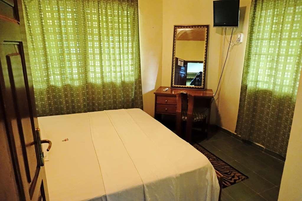 Wusum Hotel Makeni Quarto foto