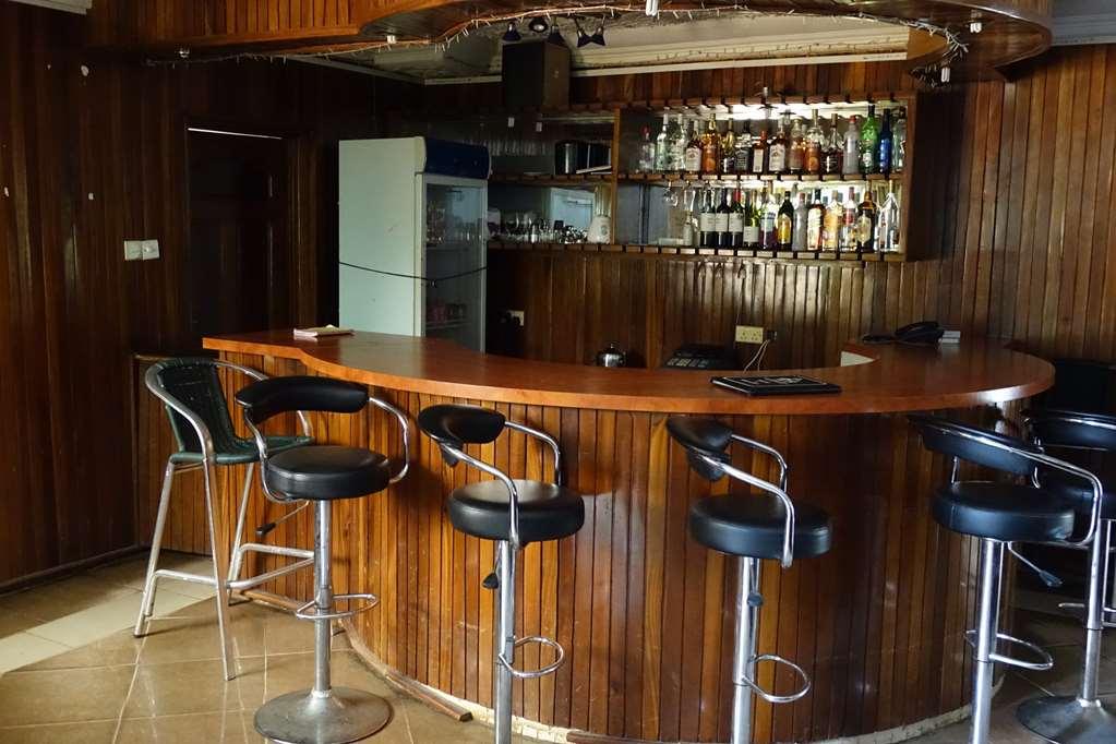 Wusum Hotel Makeni Restaurante foto