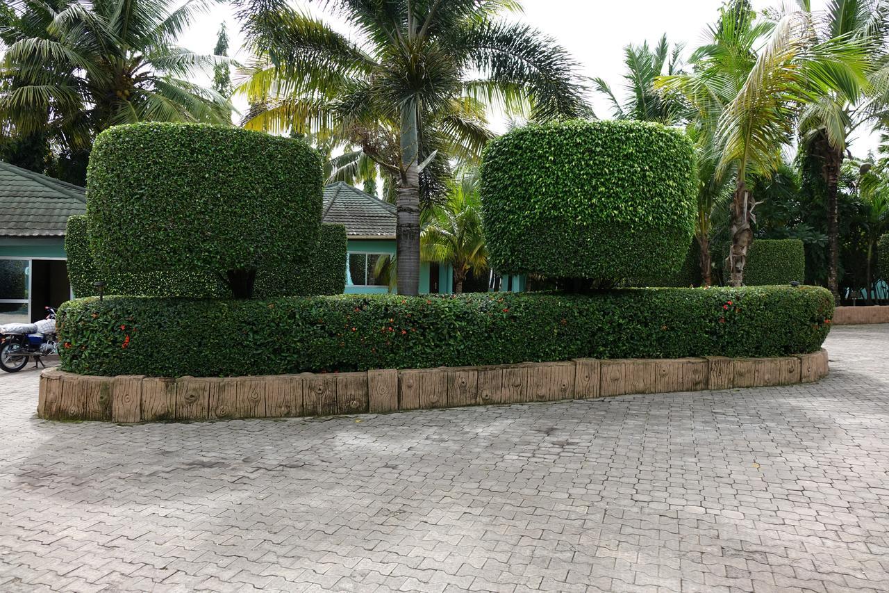 Wusum Hotel Makeni Exterior foto